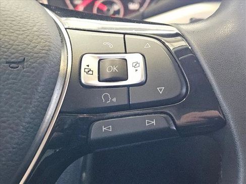 Used 2021 Volkswagen Passat 2.0T SE image 9