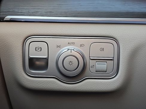 New 2026 Mercedes-Benz GLE 450 4MATIC image 32