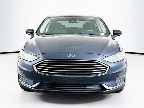 Used 2020 Ford Fusion SE image 2
