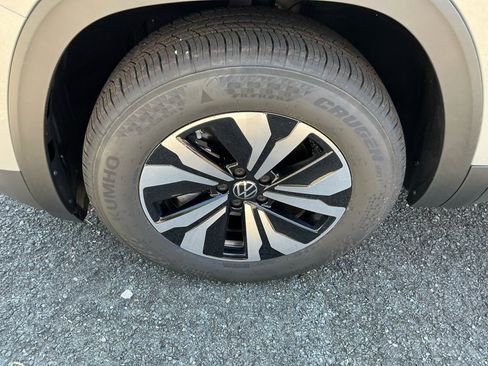 New 2026 Volkswagen Atlas Cross Sport SE image 26