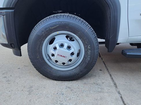 New 2026 GMC Sierra 3500 Pro w/ Convenience Package image 50