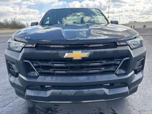 Used 2023 Chevrolet Colorado W/T image 2