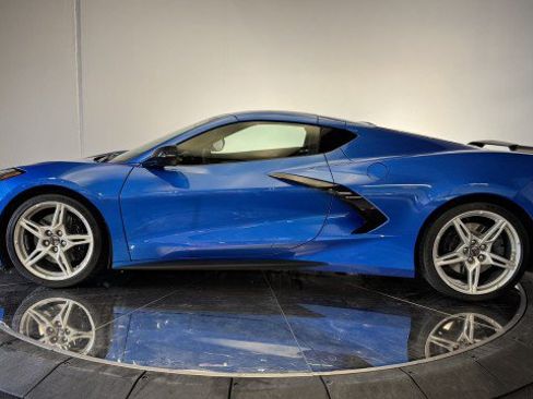 Used 2024 Chevrolet Corvette Stingray Premium Cpe w/ Z51 Performance Package RWD image 23