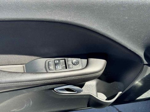 Used 2018 Dodge Challenger SXT RWD image 34