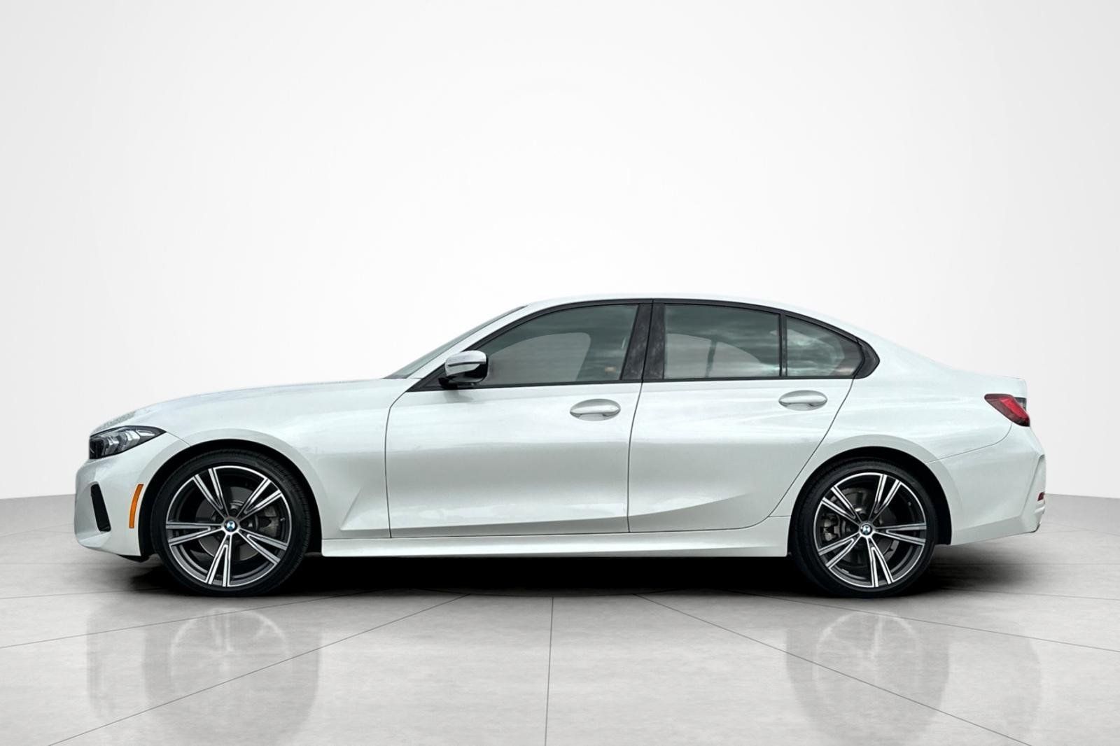 Used 2023 BMW 330i Sedan w/ Driving Assistance Package RWD image 2