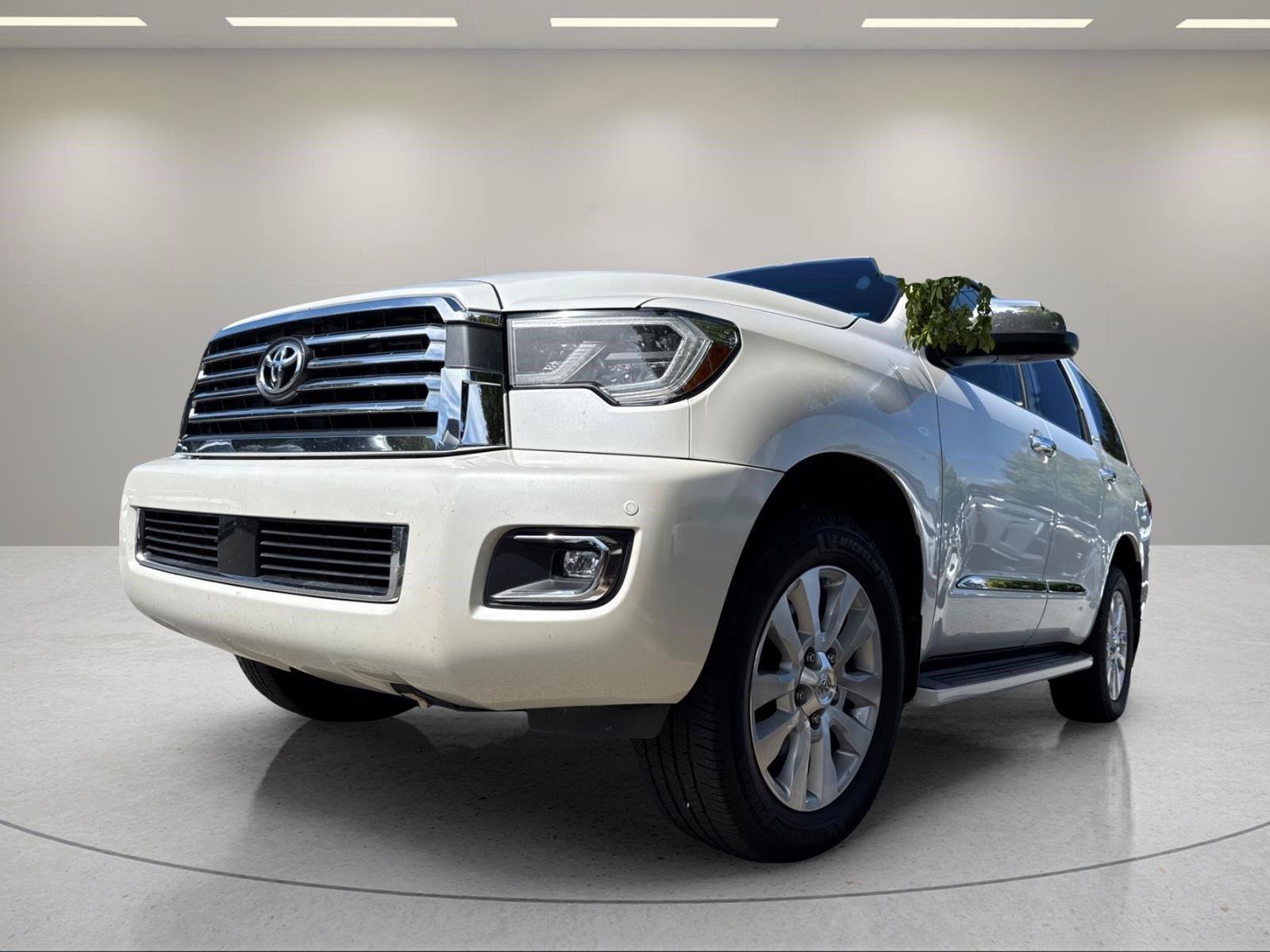Used 2018 Toyota Sequoia Platinum AWD/4WD image 1