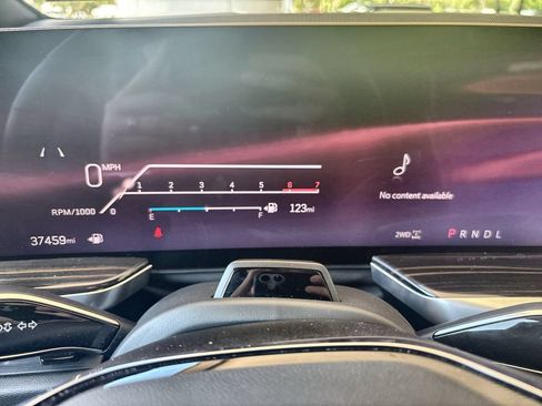 Certified 2025 Cadillac Escalade Premium Luxury AWD/4WD image 11