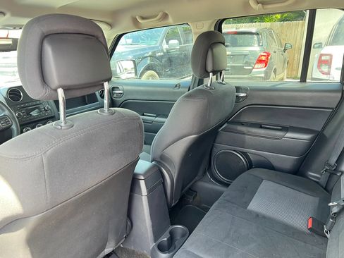 Used 2013 Jeep Patriot Latitude FWD image 10