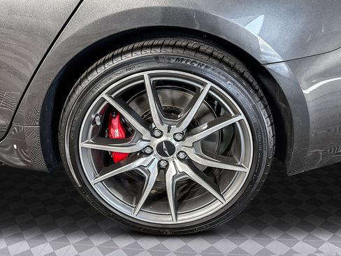 Used 2025 Genesis G70 2.5T image 38