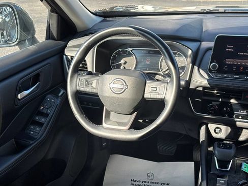 Used 2025 Nissan Rogue SV FWD image 18