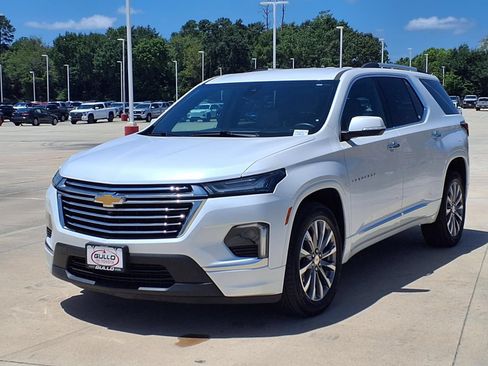 Used 2023 Chevrolet Traverse Premier w/ LPO, Floor Liner Package FWD image 3