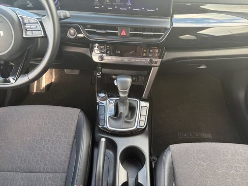 Used 2025 Kia Seltos S FWD image 27