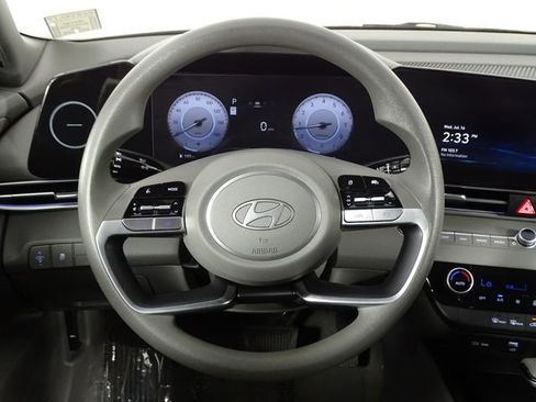Used 2024 Hyundai Elantra SEL FWD image 22