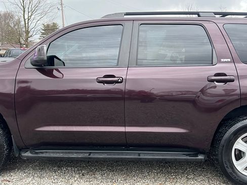 Used 2017 Toyota Sequoia SR5 image 5