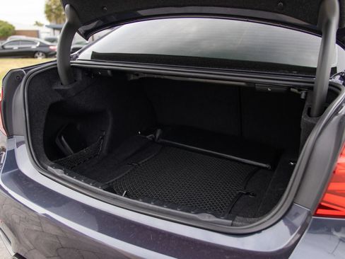 Used 2017 BMW M3 RWD image 40