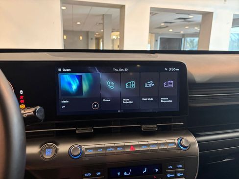 Used 2025 Hyundai Kona SEL image 21