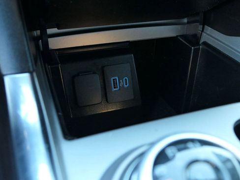 Used 2022 Ford Explorer XLT w/ Equipment Group 202A image 22