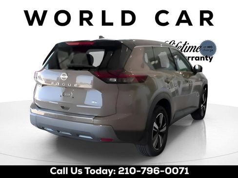 Used 2024 Nissan Rogue SL w/ SL Premium Package FWD image 3