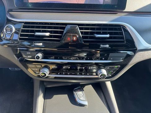 Used 2023 BMW M550i xDrive image 30