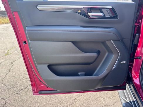 New 2025 Chevrolet Suburban RST w/ Comfort Package image 45