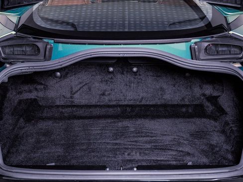 Used 2024 Aston Martin DB12 Coupe image 32