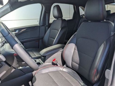 Certified 2024 Ford Escape ST-Line Elite AWD/4WD image 11