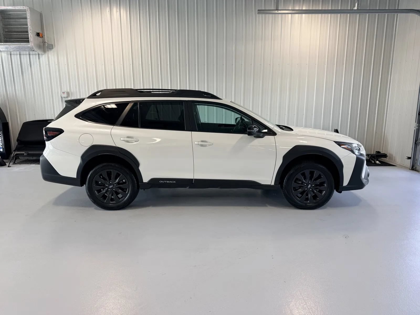 Used 2024 Subaru Outback Onyx Edition XT AWD/4WD image 2