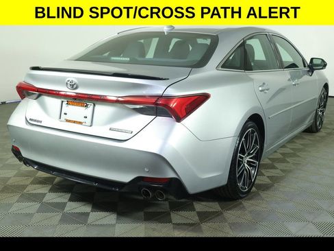 Used 2019 Toyota Avalon Touring image 13