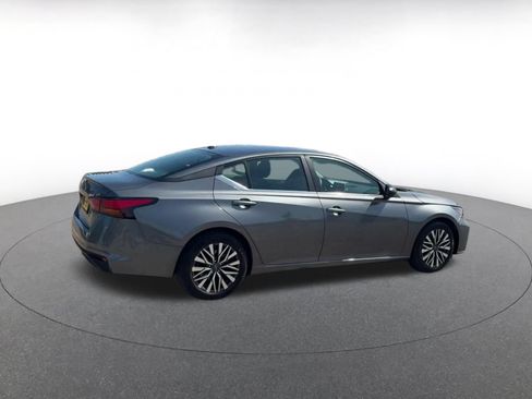 Used 2026 Nissan Altima 2.5 SV FWD image 12