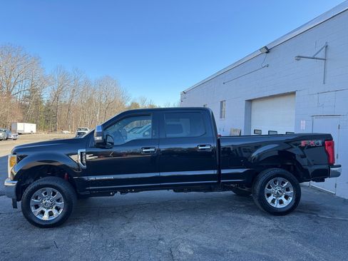 Used 2017 Ford F250 Lariat w/ Chrome Package image 3