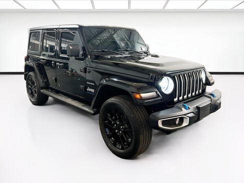 Used 2023 Jeep Wrangler Unlimited Sahara w/ Cold Weather Group AWD/4WD image 3