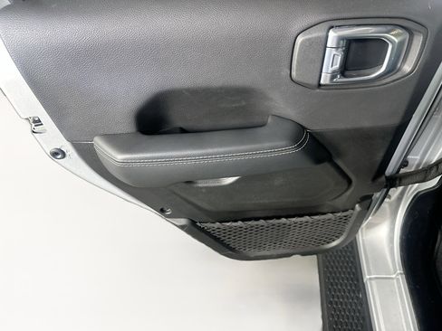 Used 2022 Jeep Wrangler Sahara image 25