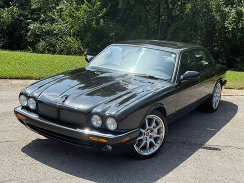 Used 2002 Jaguar XJ8 RWD image 3