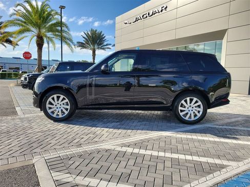 New 2025 Land Rover Range Rover Long Wheelbase SE image 2