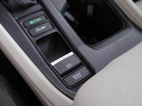 Certified 2025 Honda Accord SE image 50