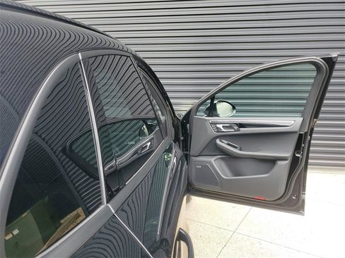 Used 2025 Porsche Macan Turbo image 21