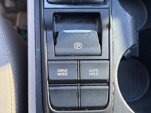 Used 2019 Hyundai Tucson SE image 15