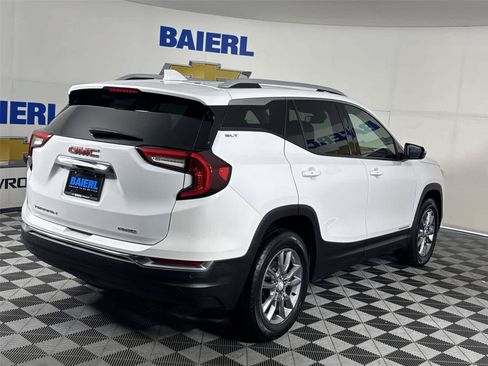 Used 2023 GMC Terrain SLT AWD/4WD image 5