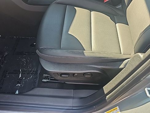 Certified 2025 Buick Envision Preferred AWD/4WD image 15
