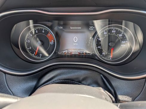 Used 2019 Jeep Cherokee Limited AWD/4WD image 19