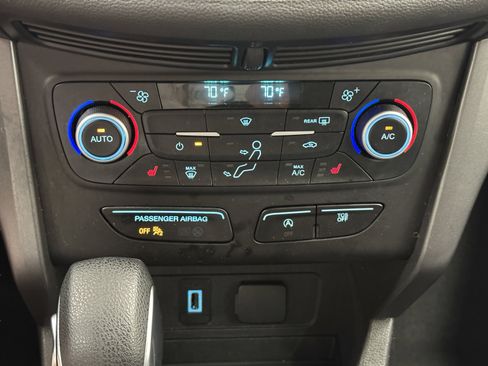 Used 2019 Ford Escape SE FWD image 16