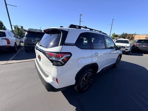 Used 2025 Subaru Forester Limited AWD/4WD image 3