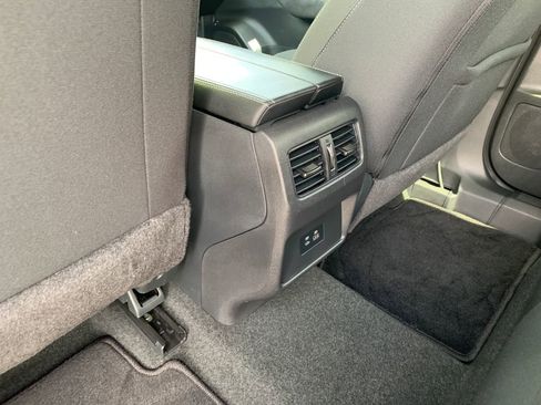 Used 2023 Nissan Rogue SV image 24