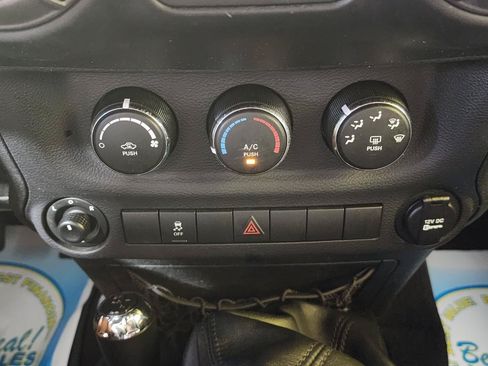 Used 2017 Jeep Wrangler Sport w/ Quick Order Package 23S AWD/4WD image 21
