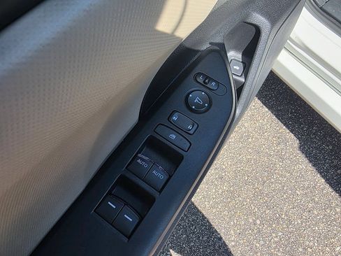Used 2018 Honda Civic LX image 10