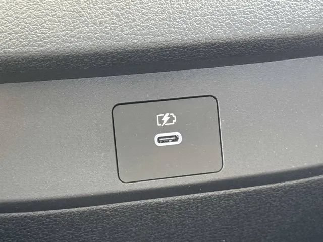 Used 2026 Nissan Sentra SL w/ Floor Mat Package FWD image 19