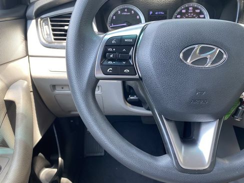 Used 2018 Hyundai Sonata SE FWD image 18