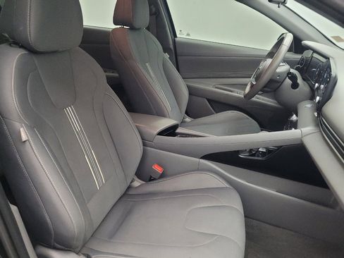 Used 2022 Hyundai Elantra SEL w/ Convenience Package FWD image 21