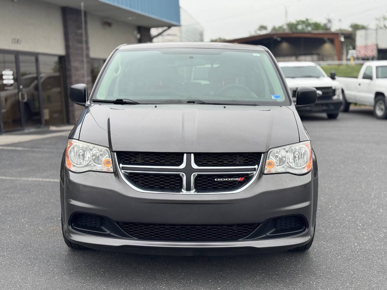 Used 2017 Dodge Grand Caravan SE FWD image 37