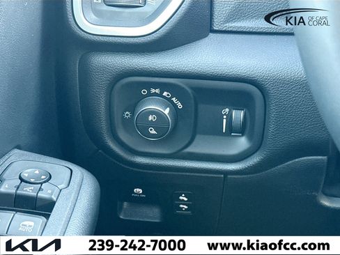Used 2025 RAM 1500 Big Horn image 30